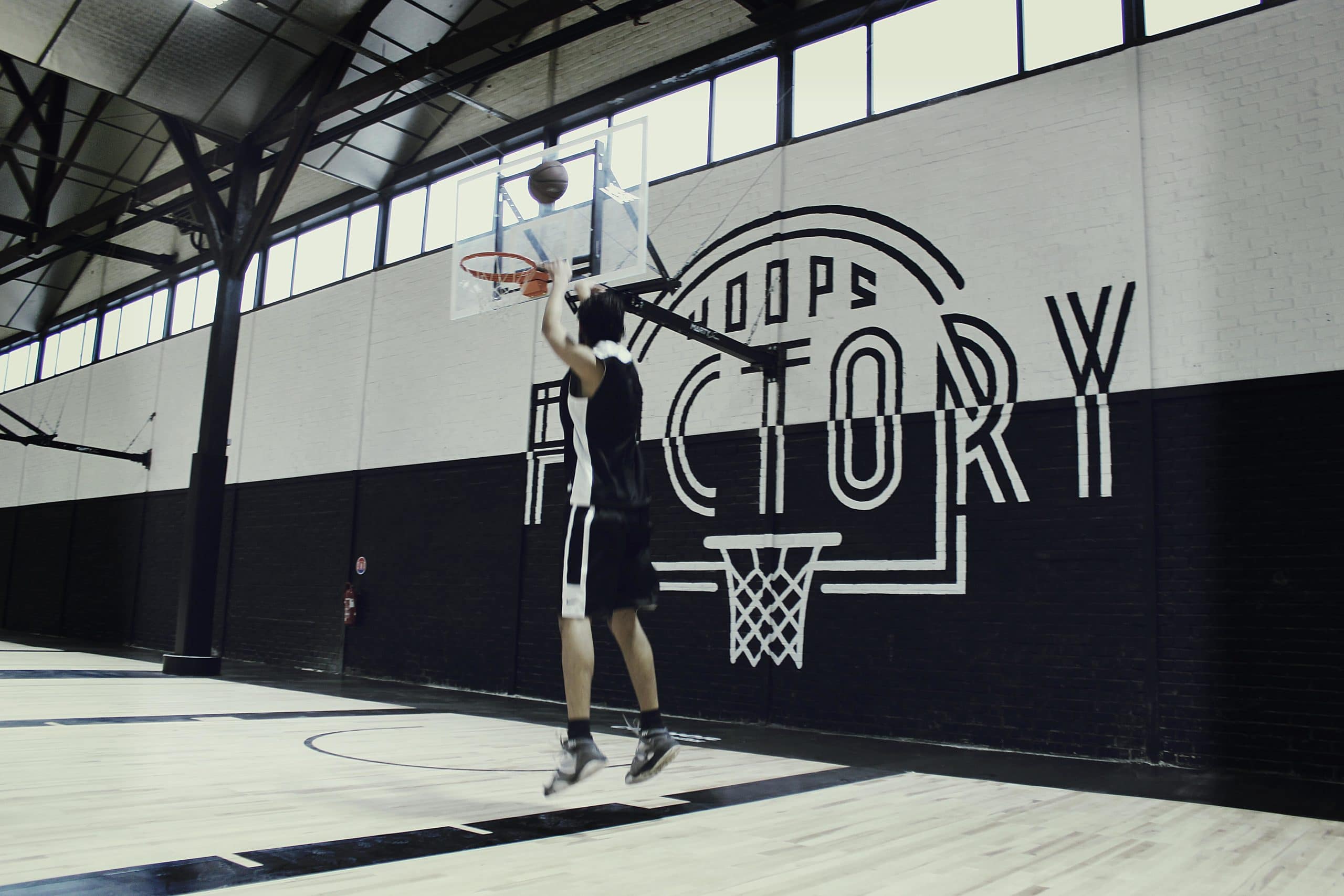 HOOPS FACTORY: Premier complexe indoor de basketball en France