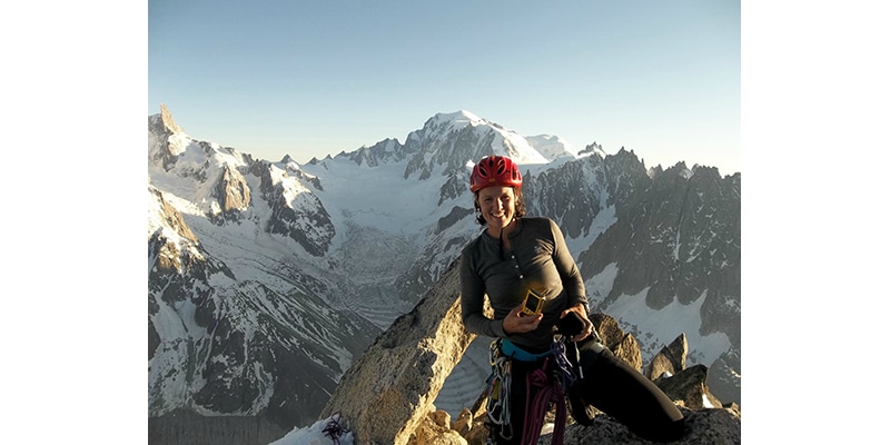 4 femmes Guides de Haute montagne aux sommets…