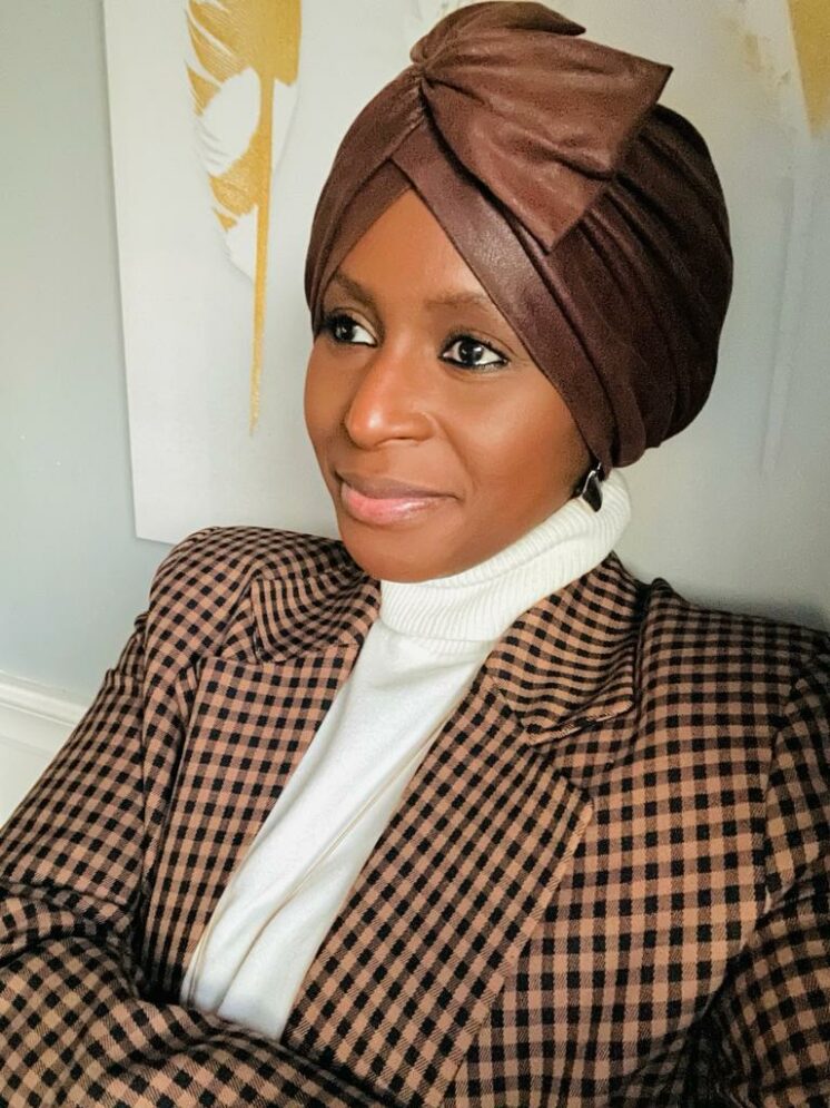 Aïcha GASSAMA, consultante certifiée en gestion de carrière et fondatrice du cabinet « JE SAUTE LE PAS »